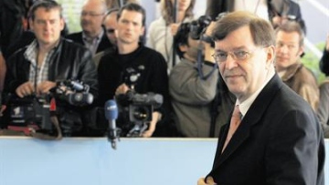 Photo: ${params.title}