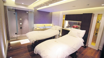 Photo: ${params.title}