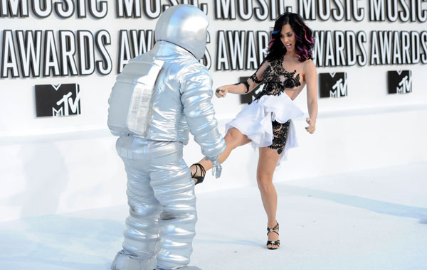 Katy Perry, right, arrives at the MTV Video Music Awards on Sunday, Sept. 12, 2010 in Los Angeles. (AP)