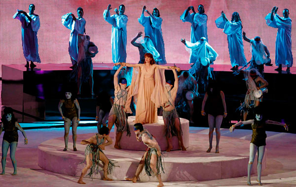 Florence Welch of Florence and The Machine performs at the 2010 MTV Video Music Awards in Los Angeles, California. (REUTERS)