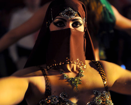 Беллиданс лиф золото. Арабские танцы. Dans arab. Yallah hd bensepot. Dans arab.