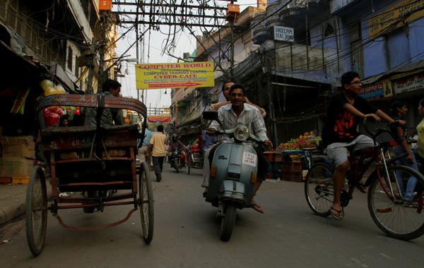 Tourists are descending upon the markets of Delhi as they arrive in India for the Commonwealth Games. (GETTY)