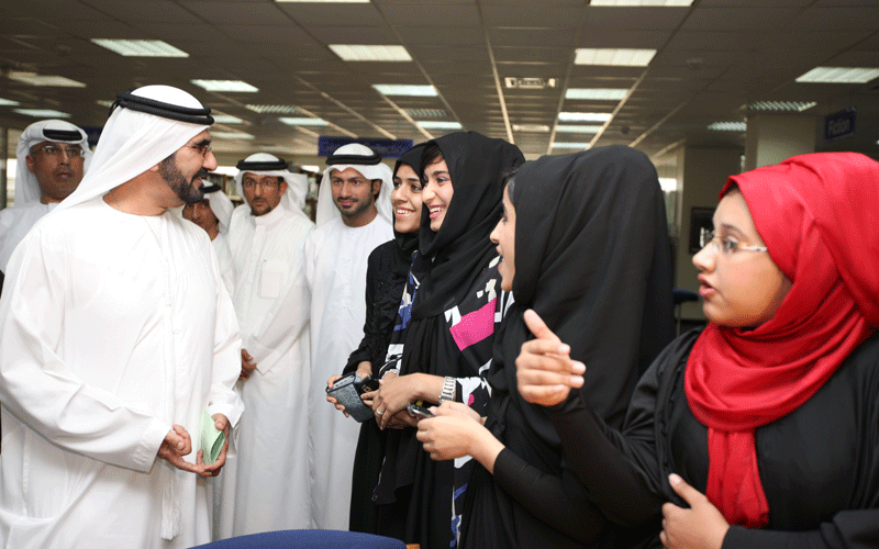 Mohammed tours Fujairah, meets citizens and students. (WAM)
