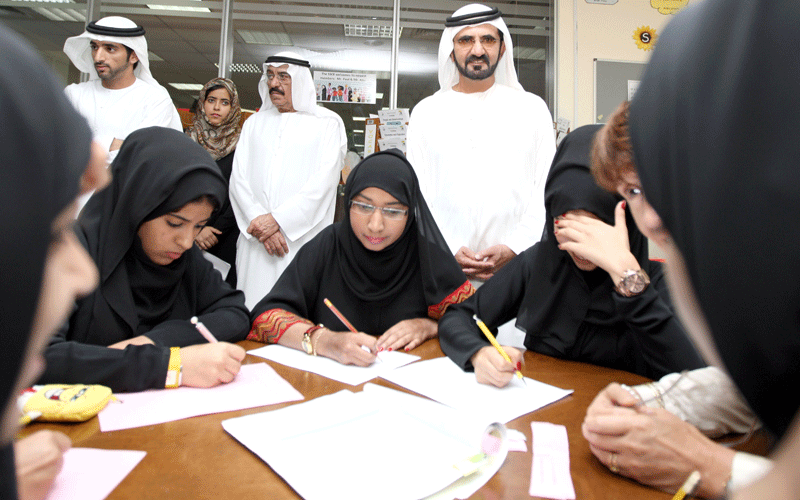 Mohammed tours Fujairah, meets citizens and students. (WAM)