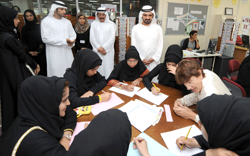 Mohammed tours Fujairah, meets citizens and students. (WAM)