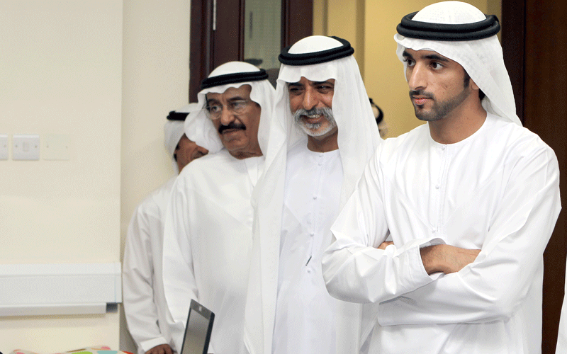 Mohammed tours Fujairah, meets citizens and students. (WAM)