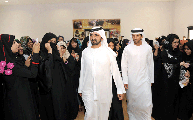 Mohammed tours Fujairah, meets citizens and students. (WAM)
