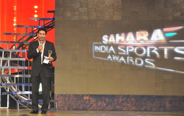 Indian cricketer Sachin Tendulkar delivers a speech at Sahara India Sports Awards after being awarded of the male Cricketer of the Year award  in Mumbai. (AFP)