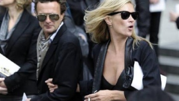 Photo: ${params.title}