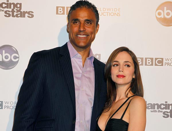 Rick Fox and girlfriend, actress Eliza Dushku arrive at the 200th Episode Celebration of ABC's 'Dancing with the Stars' in Hollywood, California. (REUTERS)