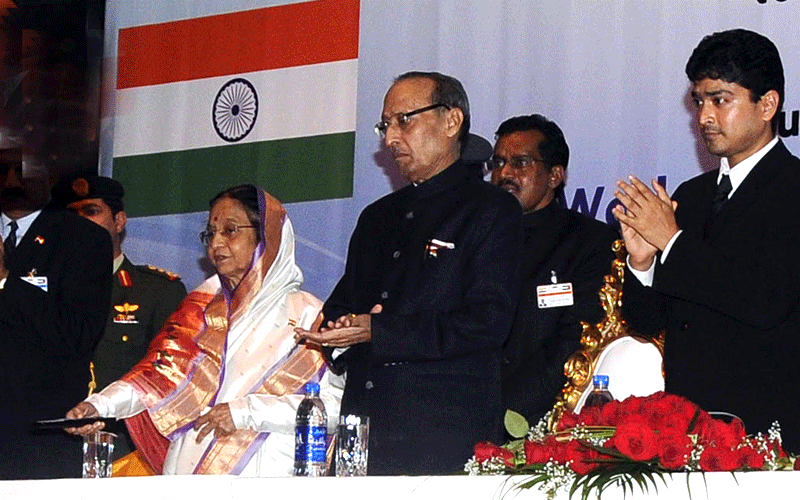 Indian President launching the resource centre along with her husband Dr. Devisingh Ransingh Shekhawat, Ambassador MK Lokesh and Siddharth Balachandran, Chairman of India Club. (SUPPLIED)