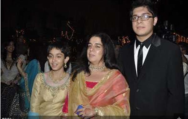 Aamir Khan's first wife Rina Dutta with daughter Ira and son Junaid at Imran Khan and Avantika Malik's wedding. (AGENCIES)