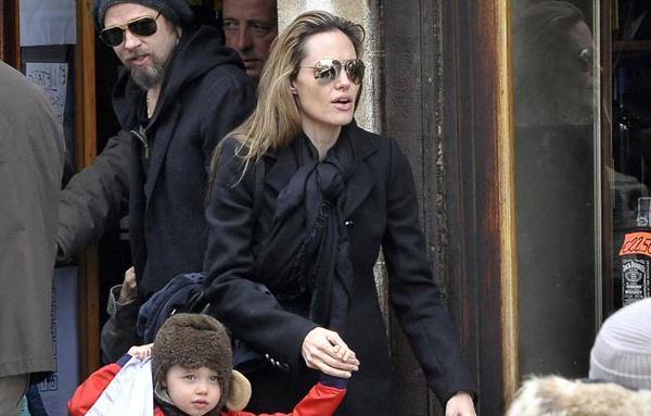 Brangelina baby pics: Two magazines payed millions to have the rights to first publish photos of Angelina Jolie and Brad Pitt's daughter Shiloh Nouvel. But even before the magazines could hit the newsstands the photos were up on two gossip websites. (REUTERS)