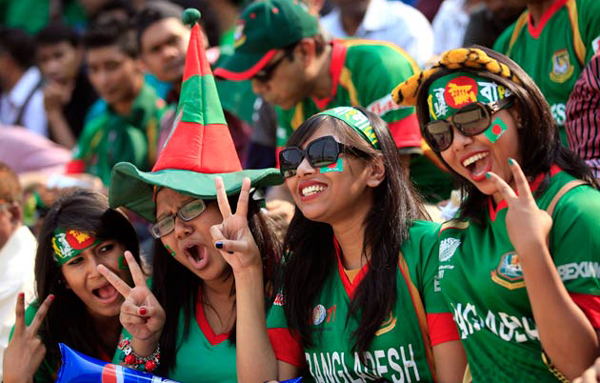 Bangladesh fans cheer before the start of the ICC Cricket World Cup group B match between India and Bangladesh in Dhaka. (REUTERS)