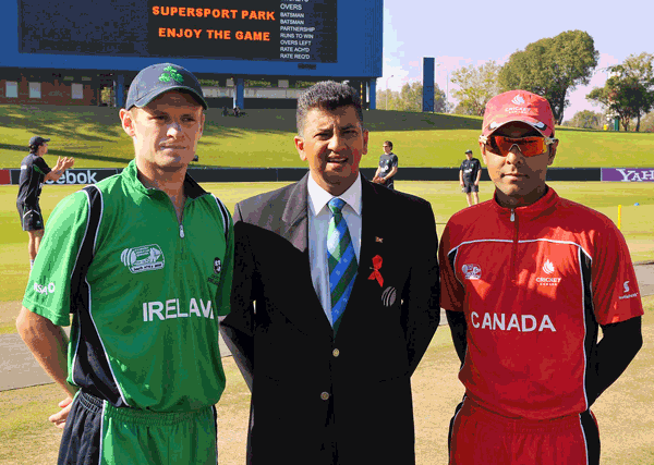 Former Sri Lanka cricket Roshan Mahanama (centre), now an ICC Match Referee, had allegedly been approached by an Indian bookmaker to fix a Test match in 1992. (GETTY)
