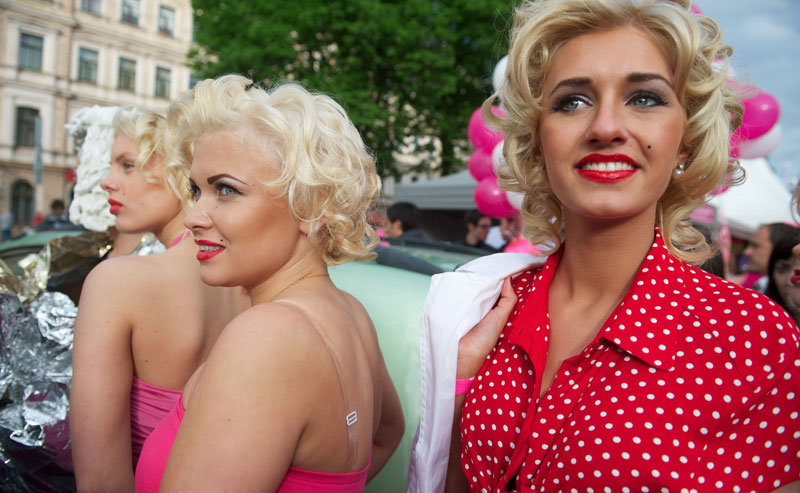Blonds participate in a parade along the river Daugava in Riga, during the "Go Blonde" event. Decked out in pink, hundreds of blondes marched through the streets of the Latvian capital Saturday in a rally started to lift the Baltic state's spirits in a deep slump. (AFP)