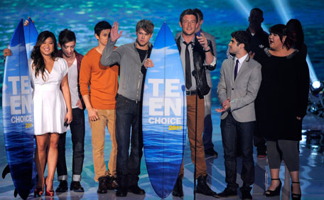 Members of the cast of "Glee" accept their awards onstage at the Teen Choice Awards on Sunday, Aug. 7, 2011 in Universal City, Calif.  (AP)