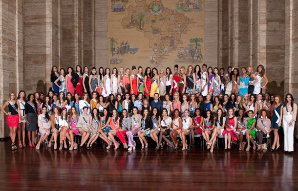 The 89 contestants for the title of Miss Universe pose with (middle row center, L-R) Miss Universe Organization President  Paula Shugart, Sao Paulo Mayor Gilberto Kassab, and Miss Universe 2010 Ximena Navarrete of Mexico, at the mayor's office  in Sao Paulo in this publicity photograph released to Reuters August 26, 2011. The Miss Universe pageant will be held in Sao Paulo on September 12. Picture taken August 26. (REUTERS)