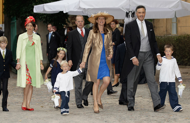 Duchess Katharina von Isenburg with husband Duke Martin Carl Habsburg-Lothringen and kids attend the religious wedding ceremony of Georg Friedrich Ferdinand Prince of Prussia to Princess Sophie of Prussia in the Friedenskirche Potsdam on August 27, 2011 in Potsdam, Germany. (GETTY/GALLO)