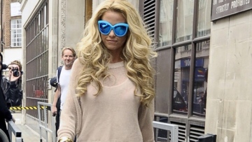 Photo: ${params.title}