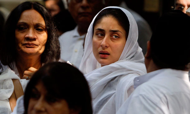 Bollywood actor Kareena Kapoor attends the funeral of Mansur Ali Khan Pataudi in New Delhi, India, Friday, Sept 23, 2011. Pataudi, a former India cricket captain who led the country to its first series victory abroad, died Thursday at a local hospital where he was being treated for a lung disease. He was 70. (AP