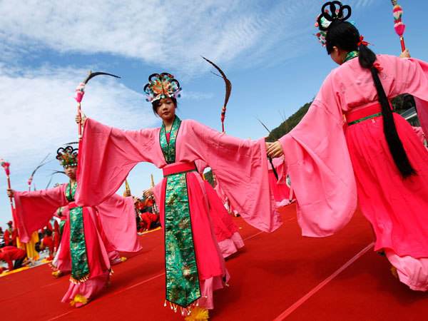 Dancers participate in a celebration of Matsu, the Chinese goddess of the sea on Nangan Island in Taiwan's outlying Matsu Island chain, Wednesday, Oct. 5, 2011. (AP)