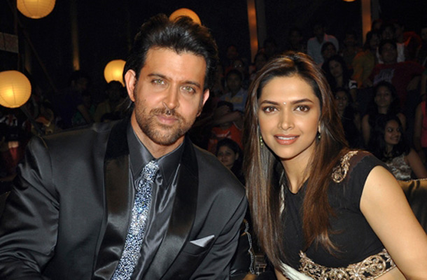 Deepika Padukone (R) and Hrithik Roshan pose during the Indian reality television show ‘Just Dance’ finale. (AFP)