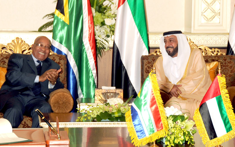 Sheikh Khalifa receives South African President Jacob Zuma. (WAM)