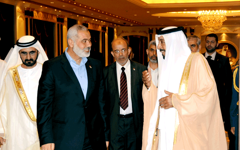 Sheikh Khalifa meets Ismail Haniyeh (WAM)