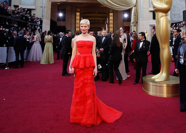Michelle Williams, best actress nominee for her role in "My Week with Marilyn," poses at the 84th Academy Awards in Hollywood, California February 26, 2012. (REUTERS)