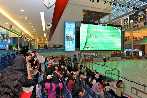 Hundreds of football fans, who had assembled at Dubai Ice Rink in The Dubai Mall to watch the free telecast of the UAE’s Olympics qualifier match on the big screen, joined in the celebrations after the nation scored a defining victory over Uzbekistan.