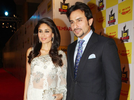 (FILE) Bollywood actor Saif Ali Khan and Kareena Kapoor arrive at an Award function. (REUTERS)