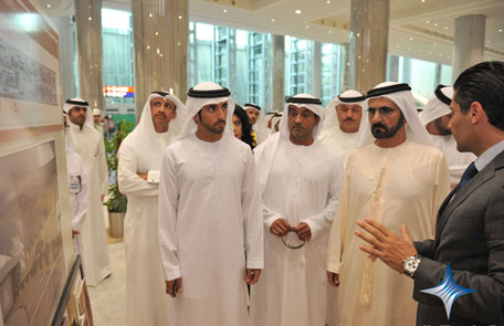 Mohammed inspects First and Business Class Lounge designs. (www.sheikhmohammed.co.ae)