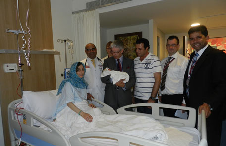 Morad Al Arabi and his wife, parents of the baby girl, Dr. Yassin Ibrahim M. El Shahat, Consultant – Nephrology and Dr. Charles Stanford, Chief Executive Officer of Burjeel Hospital.
