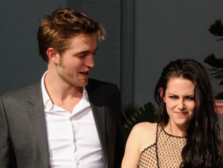 Robert Pattinson and Kristen Stewart. (GETTY)