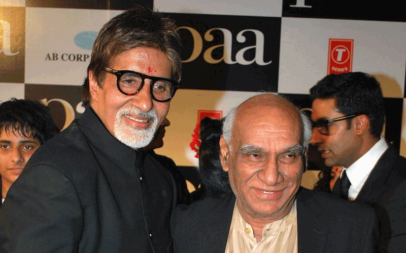 In this photograph taken on December 3, 2009 Indian actor Amitabh Bachchan poses with director Yash Chopra at the premiere of the Bollywood Hindi film “Paa” in Mumbai (AFP)