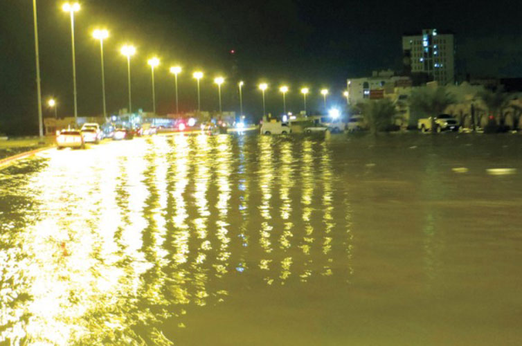 Water-logged street in Fujairah (Picture Courtesy: Al Bayan)