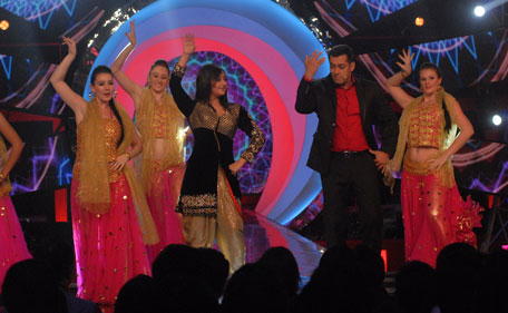 Rashami Desai and Salman shake a leg on the sets of Bigg Boss Season 6. (SUPPLIED)