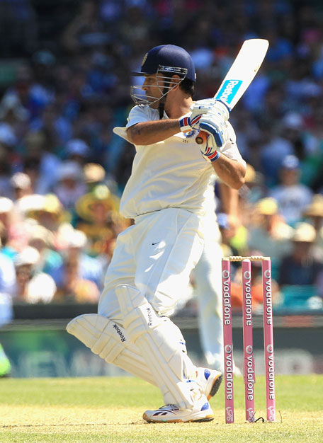 MS Dhoni of India pulls during day one of the second Test against Australia at Sydney Cricket Ground on January 3, 2012 in Sydney, Australia. (GETTY)