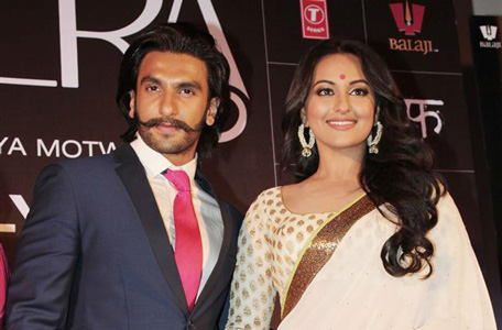 Bollywood actor Ranveer Singh and Sonakshi Sinha at the launch of first look of 'Lootera'. (AFP)