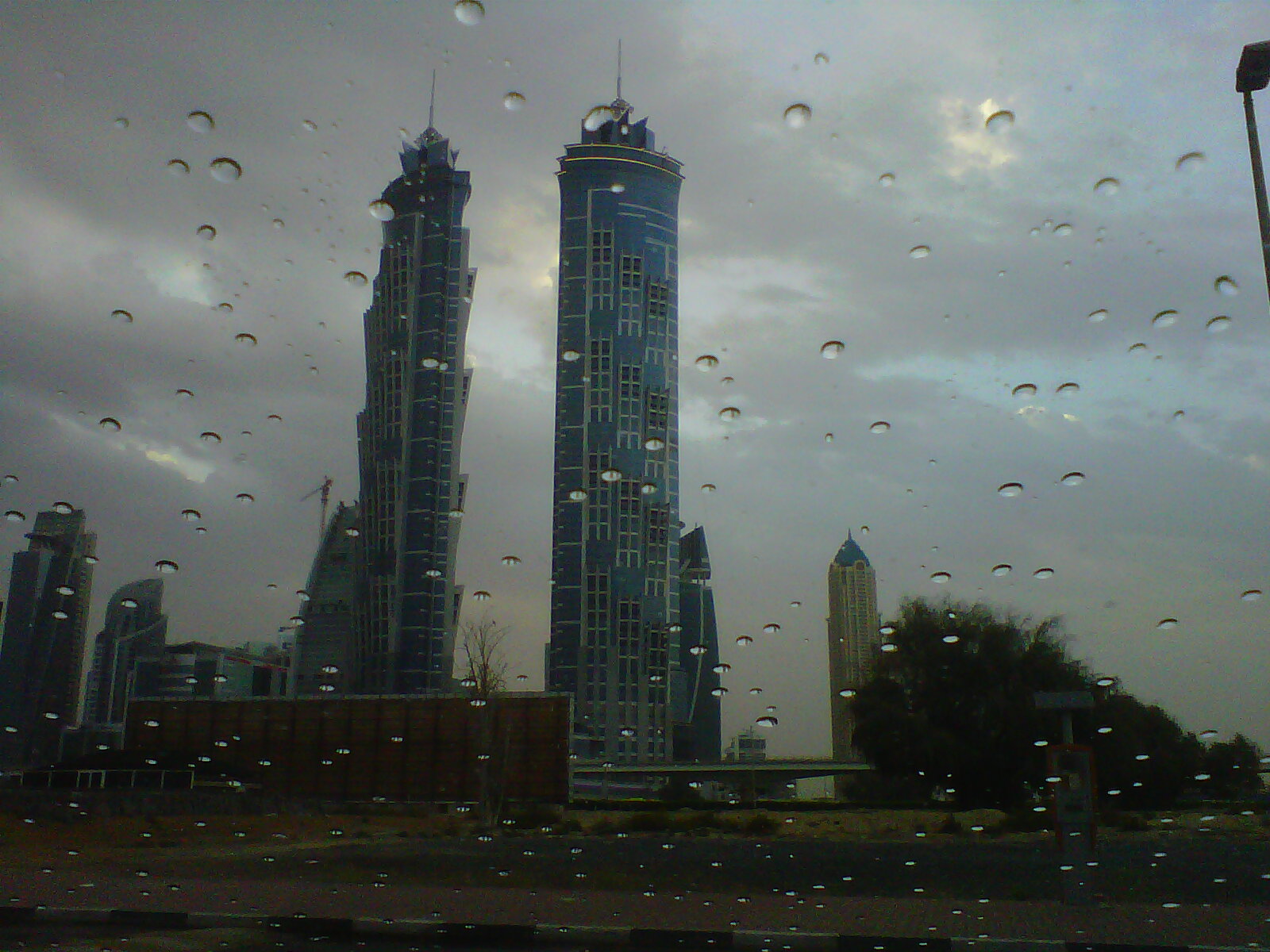 Dubai residents greeted by early morning rain on Sunday. (Image contributed by Emirates 24|7 Reader Jogiraj Sikidar)
