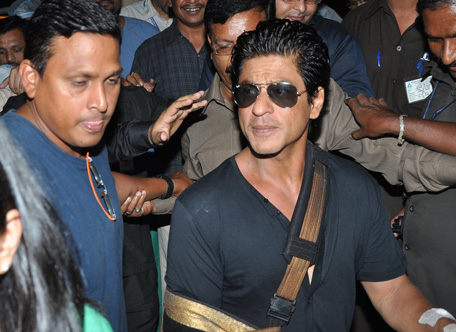 Indian actor Shah Rukh Khan leaves hospital after his shoulder surgery. (SANSKRITI MEDIA AND ENTERTAINMENT)