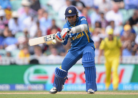 Mahela Jayawardena of Sri Lanka hits out during the ICC Champions Trophy Group A fixture against Australia at The Oval on June 17, 2013 in London, England. (GETTY)
