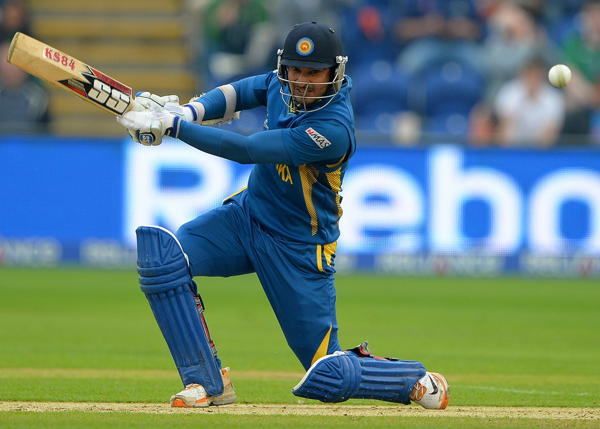 Authentic 2013 ICC Champions Trophy Sri Lanka Team Signed Bat  Jayawardene 