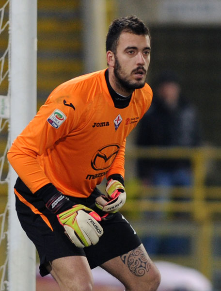 Emiliano Viviano of Fiorentina in action during the Serie A match between Bologna FC and ACF Fiorentina at Stadio Renato Dall'Ara on February 26, 2013 in Bologna, Italy. (GETTY)