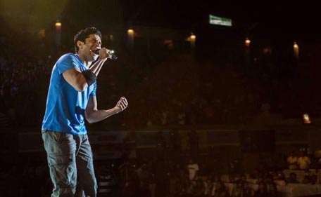 Bollywood actor Farhan Akthar performs during a concert in Kolkata, India with his Farhan Live Band, August 4, 2013. (Pic: Tamagna Ghosh; Posted by: @FarOutAkhtar)