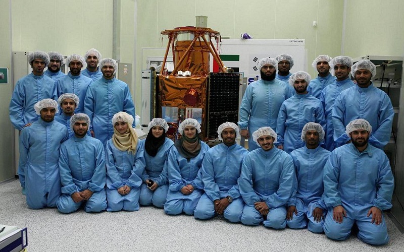 The team of Eiast engineers with Dubaisat 2 (WAM)