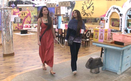 Gauhar Khan and Tanisha Mukherji handcuffed in the reality show 'Bigg Boss 7'. (SUPPLIED)