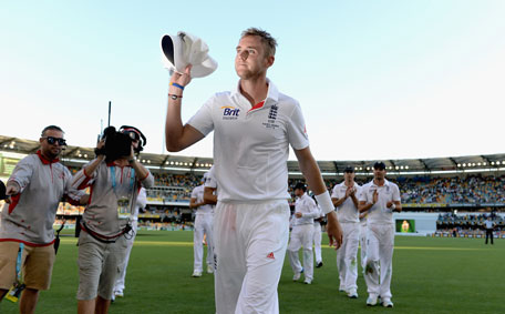 Stuart Broad of England salutes the crowd as he leaves the field after day one of the First Ashes Test against Australia at The Gabba on November 21, 2013 in Brisbane, Australia. (GETTY)