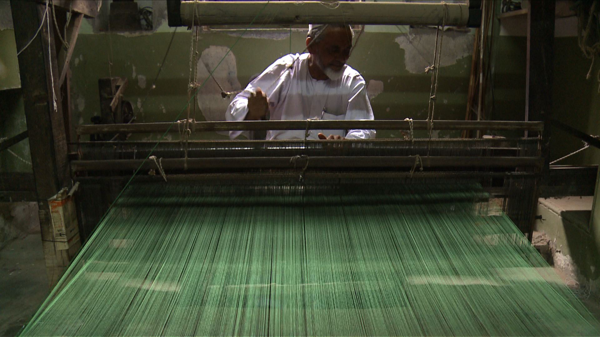 Video India silk weavers hang on by thread News Emirates247